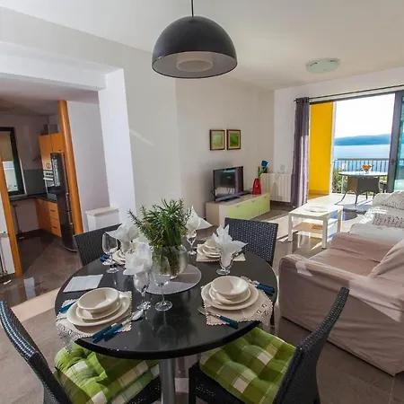 Two-bedroom In Dramalj Xi Apartment Klanfari