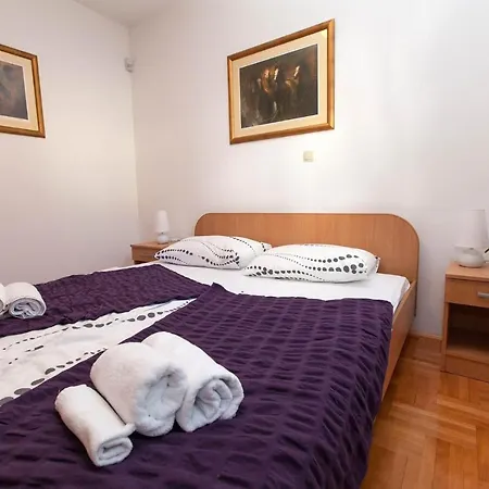 Two-bedroom In Dramalj Xi *