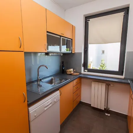 Two-bedroom In Dramalj Xi * Klanfari