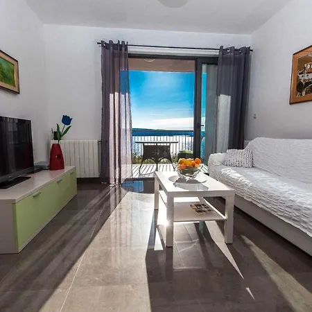 Two-bedroom In Dramalj Xi Klanfari