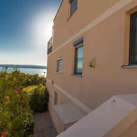 Two-bedroom In Dramalj Xi *