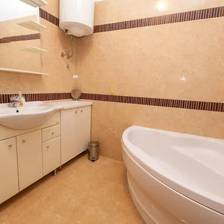 Two-bedroom In Xi Dramalj