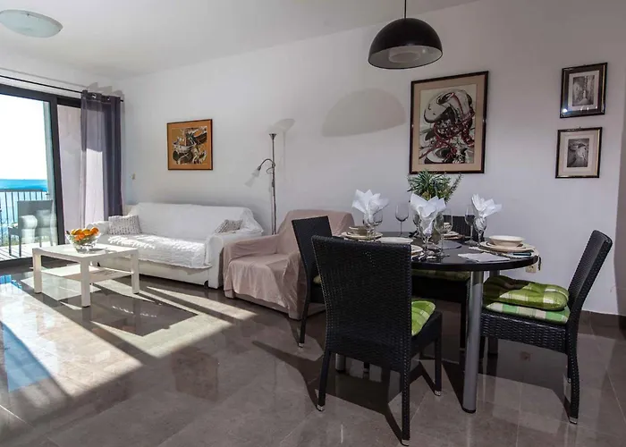 Two-bedroom In Xi * Dramalj